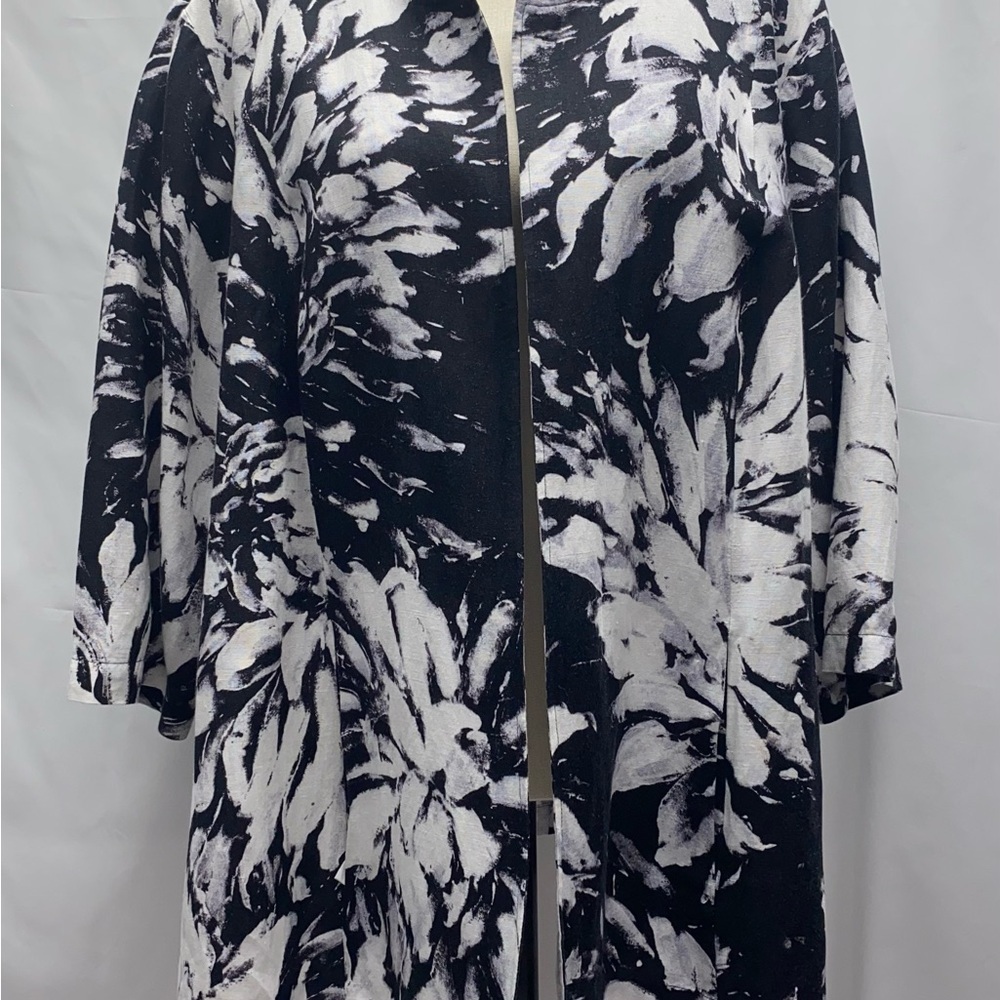 Catherines Monochrome Floral Open Jacket 2X 3/4 SL Pockets Black/White